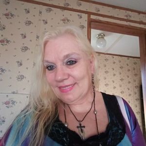 Meet your Posher, Nora